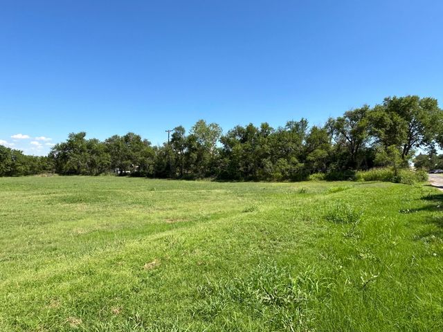 700 N Texas Street, Shamrock, TX 79079