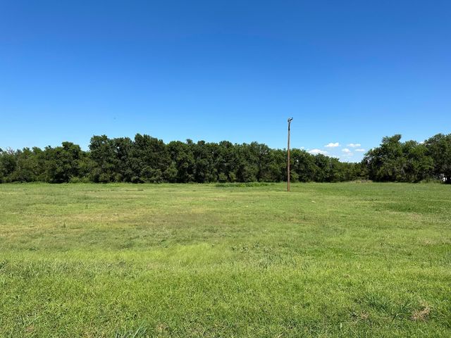 700 N Texas Street, Shamrock, TX 79079