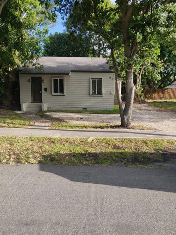 210 SW 7th Street, Dania Beach, FL 33004