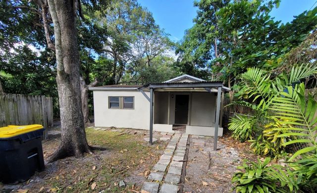 210 SW 7th Street, Dania Beach, FL 33004