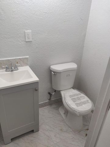210 SW 7th Street, Dania Beach, FL 33004