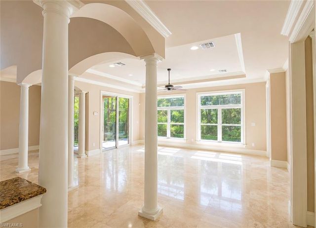 2915 Coco Lakes DR, Naples, FL 34105