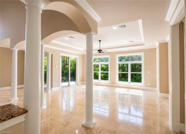 2915 Coco Lakes DR, Naples, FL 34105