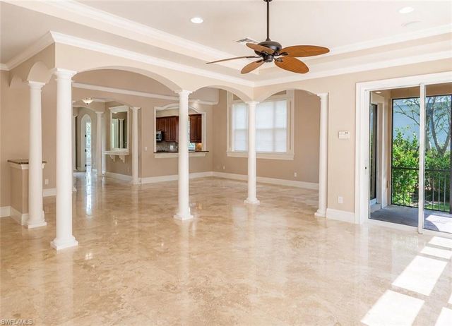 2915 Coco Lakes DR, Naples, FL 34105