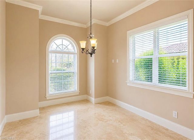 2915 Coco Lakes DR, Naples, FL 34105