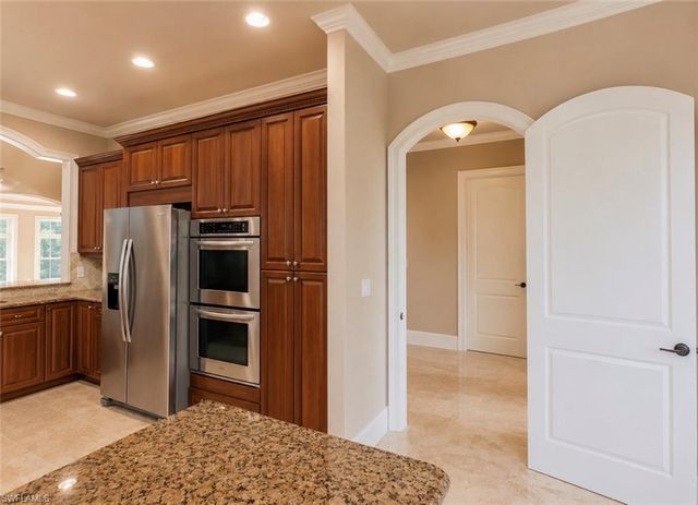 2915 Coco Lakes DR, Naples, FL 34105