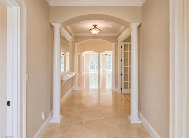 2915 Coco Lakes DR, Naples, FL 34105
