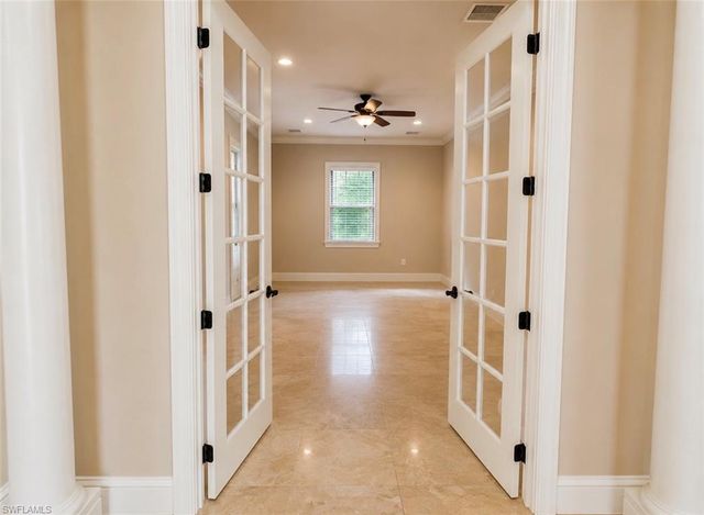 2915 Coco Lakes DR, Naples, FL 34105