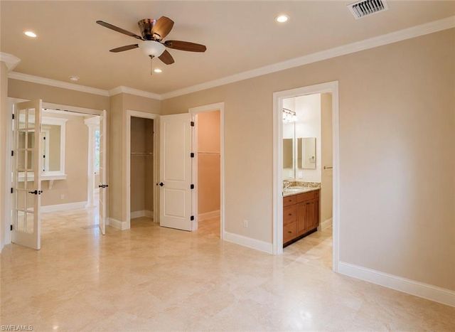 2915 Coco Lakes DR, Naples, FL 34105