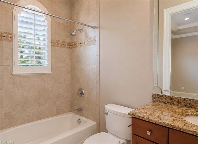 2915 Coco Lakes DR, Naples, FL 34105