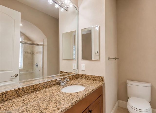 2915 Coco Lakes DR, Naples, FL 34105