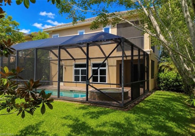 2915 Coco Lakes DR, Naples, FL 34105