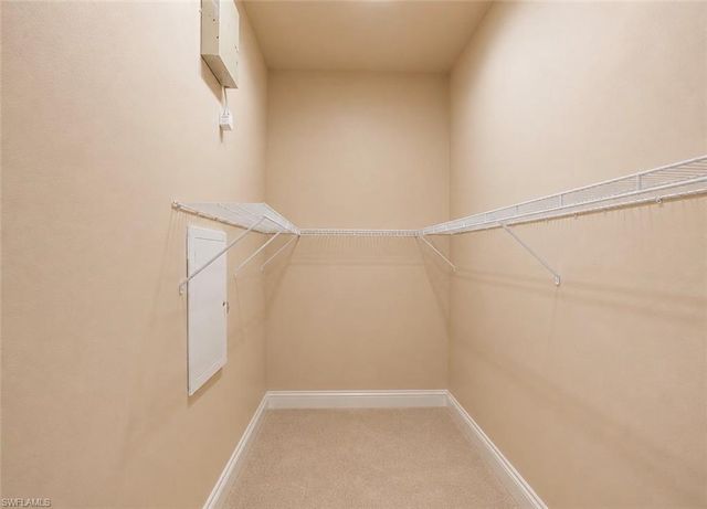 2915 Coco Lakes DR, Naples, FL 34105