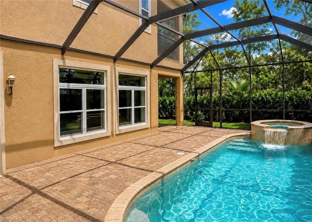 2915 Coco Lakes DR, Naples, FL 34105
