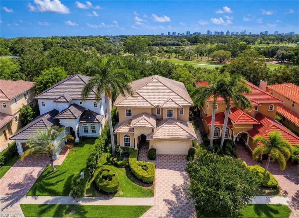 2915 Coco Lakes DR, Naples, FL 34105