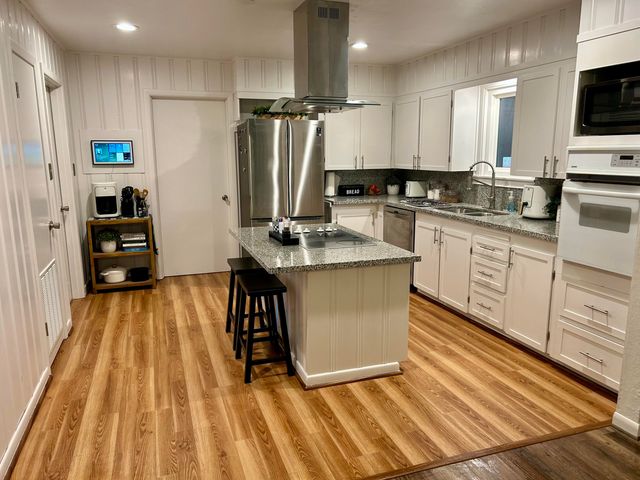 1936 Ave H, Levelland, TX 79336