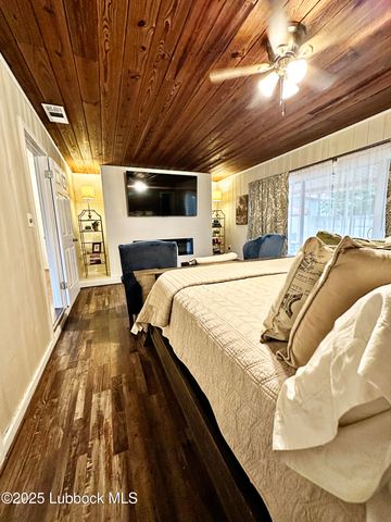 1936 Ave H, Levelland, TX 79336