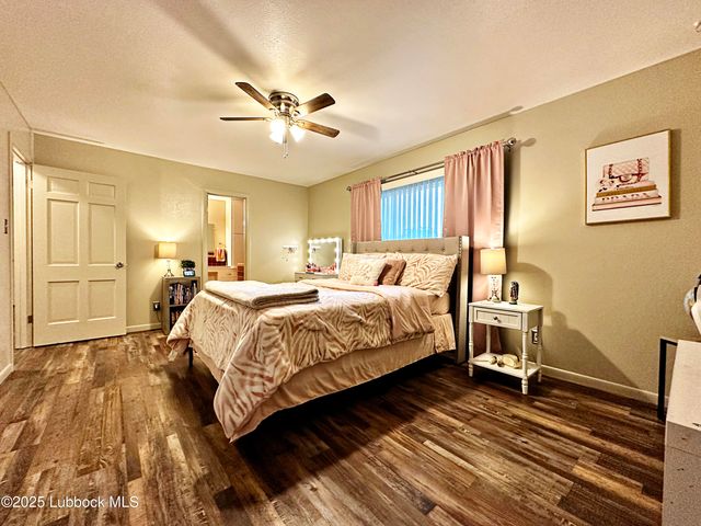 1936 Ave H, Levelland, TX 79336