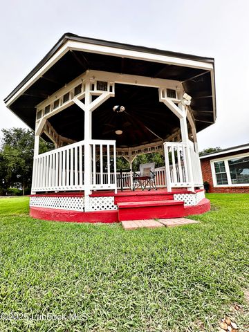 1936 Ave H, Levelland, TX 79336