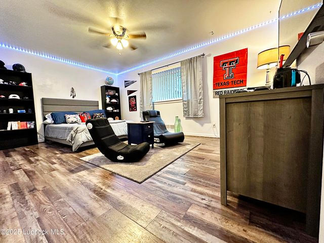 1936 Ave H, Levelland, TX 79336