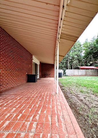 1936 Ave H, Levelland, TX 79336