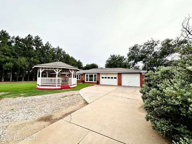 1936 Ave H, Levelland, TX 79336