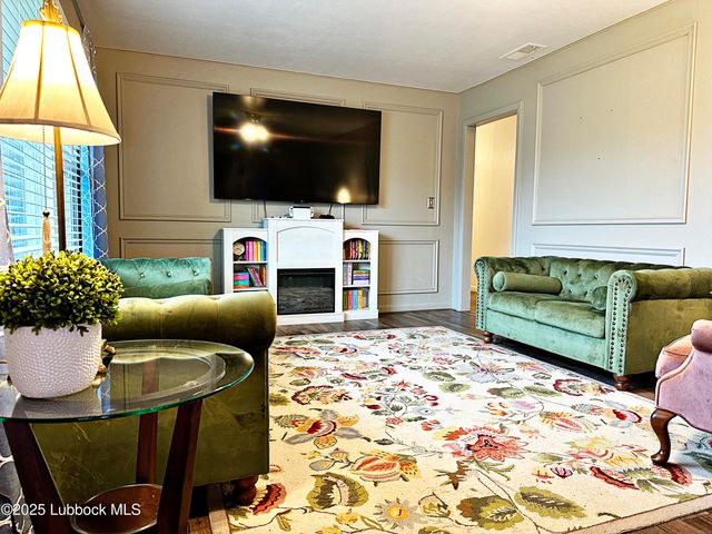 1936 Ave H, Levelland, TX 79336