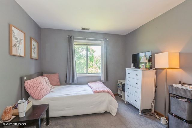 2261 Petworth Court 201C, Naperville, IL 60565