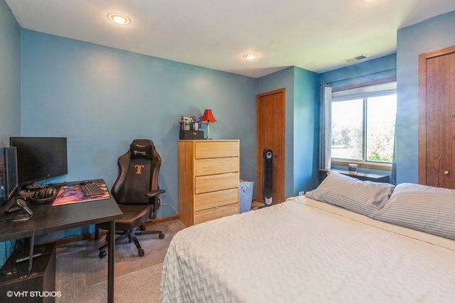 2261 Petworth Court 201C, Naperville, IL 60565