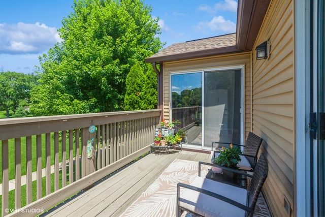 2261 Petworth Court 201C, Naperville, IL 60565