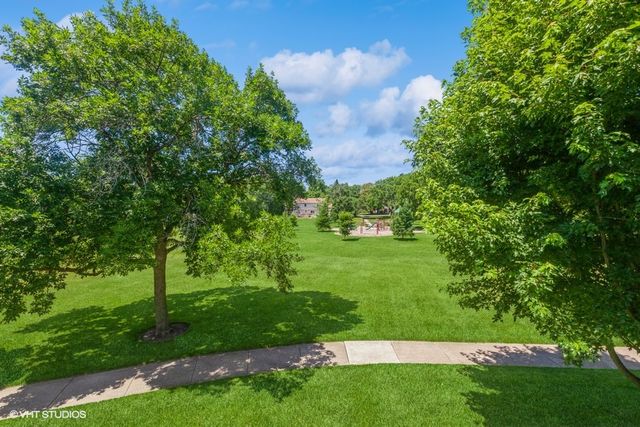 2261 Petworth Court 201C, Naperville, IL 60565