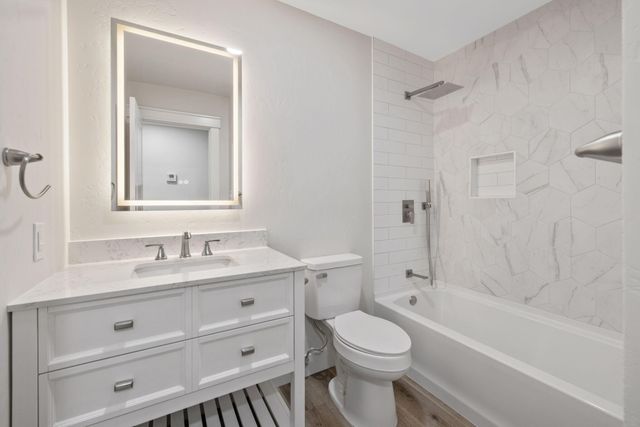 2072 E Olive Way, Dinuba, CA 93618