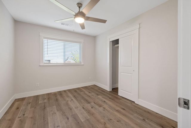 2072 E Olive Way, Dinuba, CA 93618