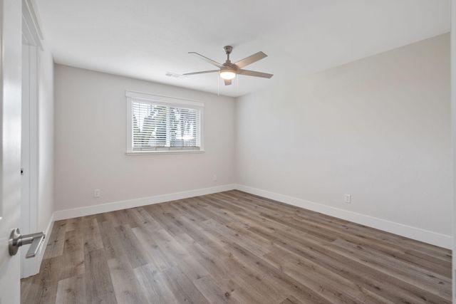 2072 E Olive Way, Dinuba, CA 93618