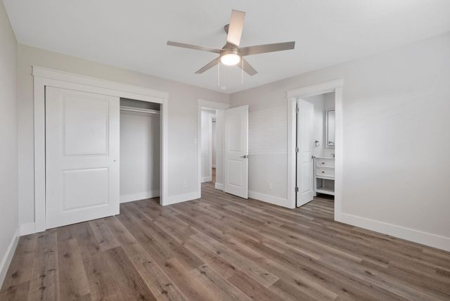 2072 E Olive Way, Dinuba, CA 93618