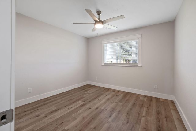 2072 E Olive Way, Dinuba, CA 93618