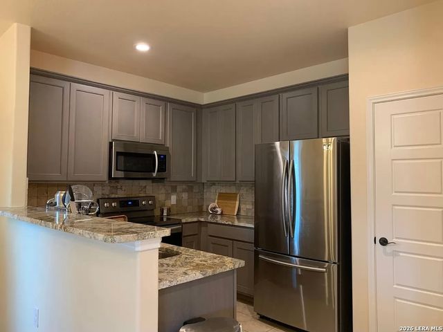 5981 MIDCROWN DR, San Antonio, TX 78218