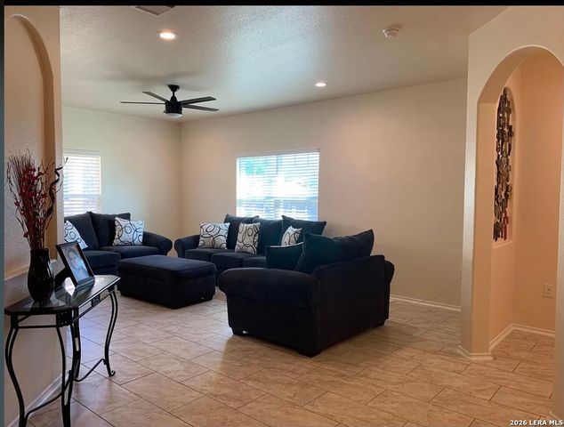 5981 MIDCROWN DR, San Antonio, TX 78218