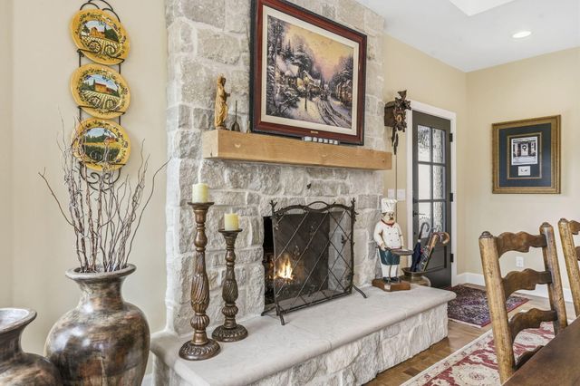 3752 E Eaglescliffe Drive, Springfield, MO 65809