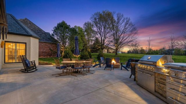 3752 E Eaglescliffe Drive, Springfield, MO 65809
