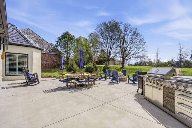 3752 E Eaglescliffe Drive, Springfield, MO 65809