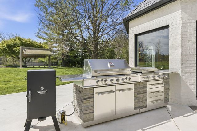 3752 E Eaglescliffe Drive, Springfield, MO 65809