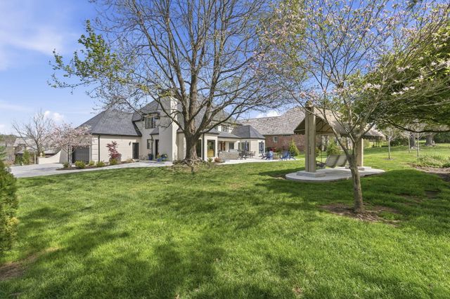 3752 E Eaglescliffe Drive, Springfield, MO 65809