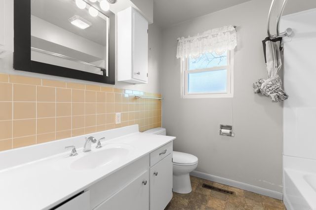 512 Ridgemont Way, Mountain Home, AR 72653