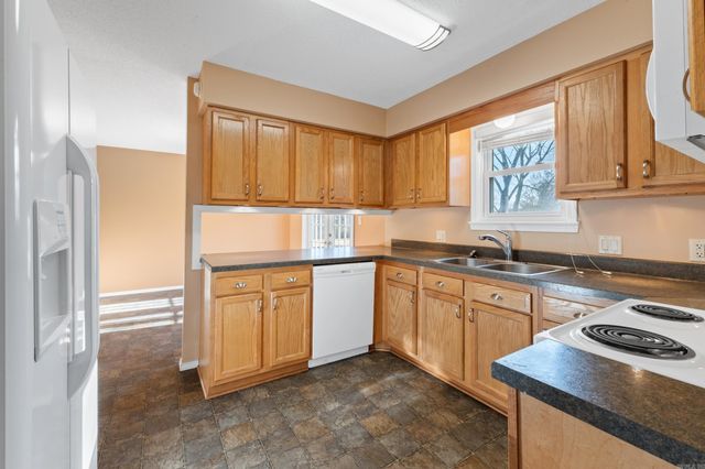 512 Ridgemont Way, Mountain Home, AR 72653