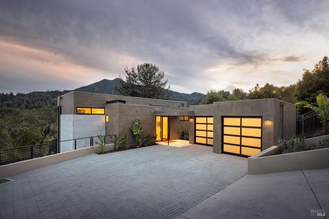 22 Rock Rd, Kentfield, CA 94904