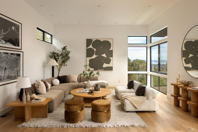 22 Rock Rd, Kentfield, CA 94904