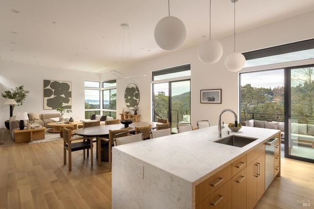 22 Rock Rd, Kentfield, CA 94904