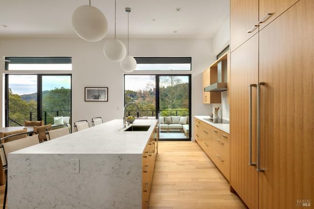 22 Rock Rd, Kentfield, CA 94904