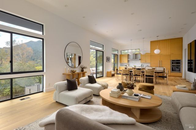 22 Rock Rd, Kentfield, CA 94904